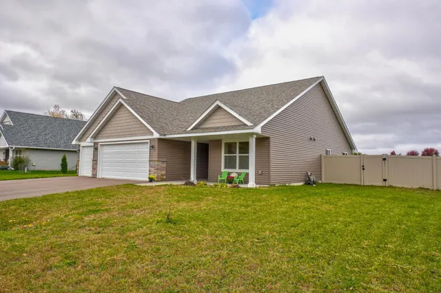 $369,900 | 1343 Creekwood Drive, New Richmond, WI 54017
