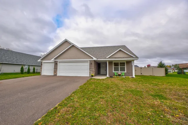$369,900 | 1343 Creekwood Drive, New Richmond, WI 54017