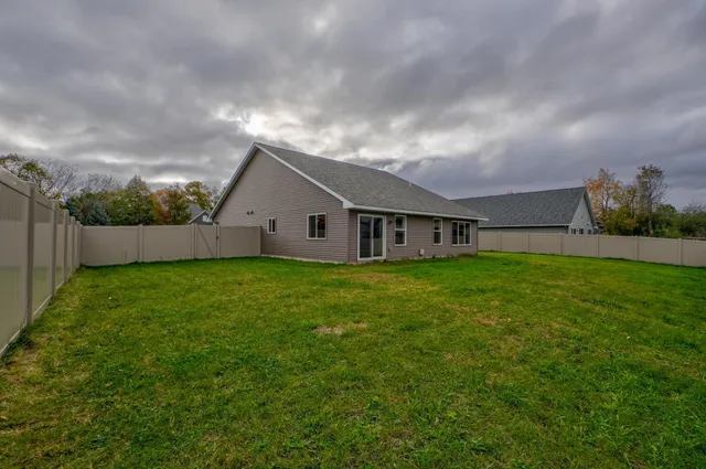 $369,900 | 1343 Creekwood Drive, New Richmond, WI 54017