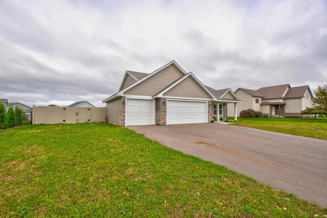 $369,900 | 1343 Creekwood Drive, New Richmond, WI 54017