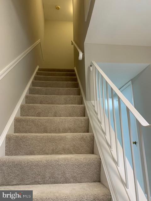 8372 Luce Court Springfield, VA 22153 - Photo 8 of 17 Gallery Image 8