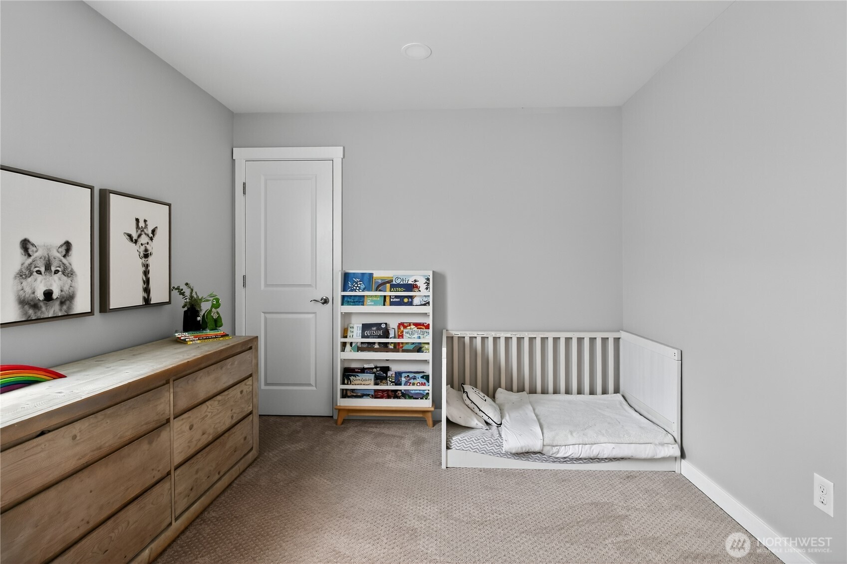 25900 243rd Avenue Southeast Maple Valley, WA 98038 - Photo 15 of 23 a living room with furniture