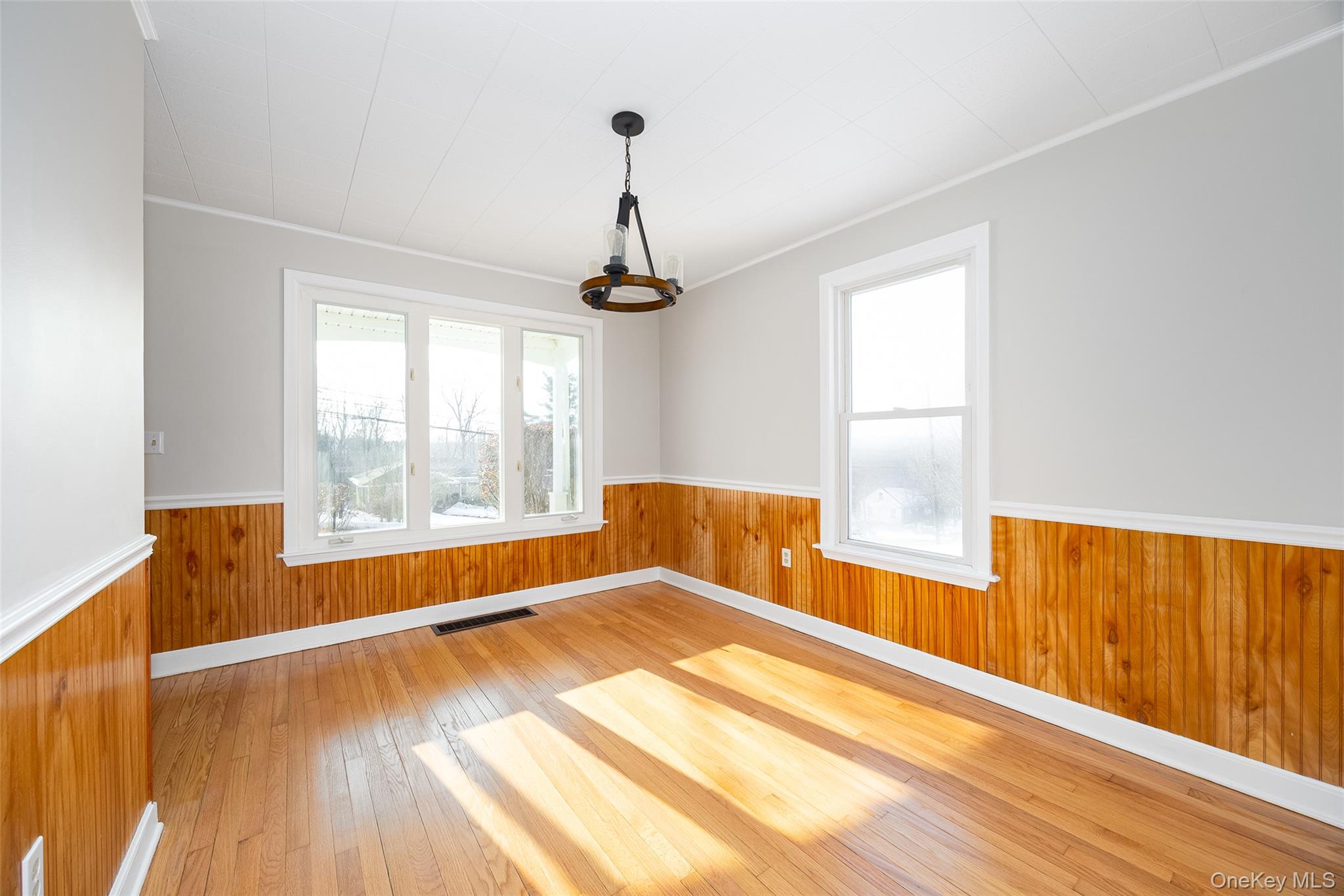 13 Robert Road Poughkeepsie, NY 12603 - Photo 6 of 24