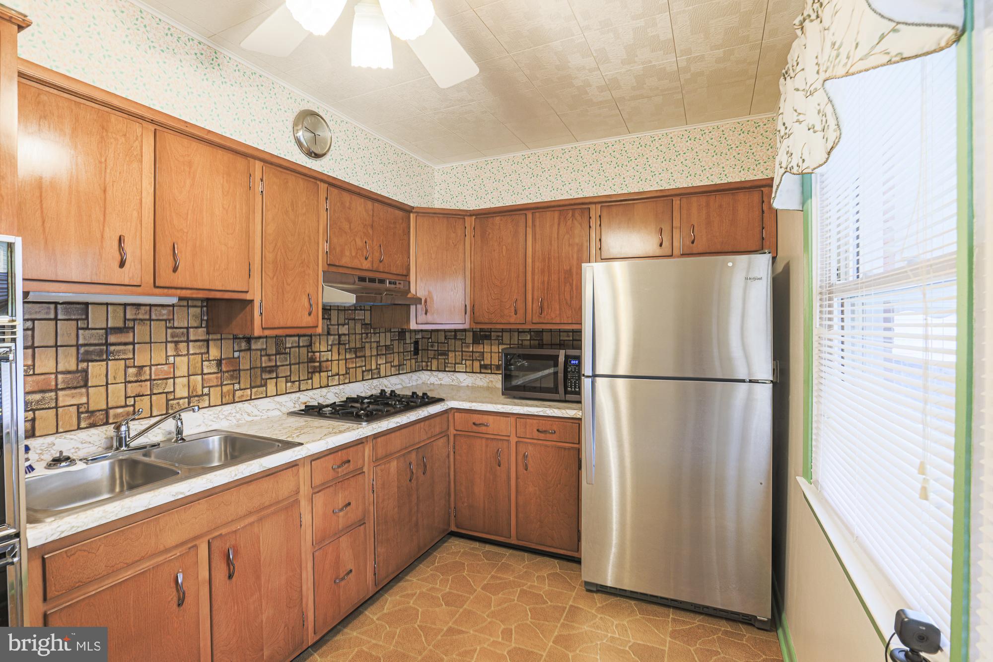 1629 Riverwood Road Baltimore, MD 21221 - Photo 11 of 30 Kitchen