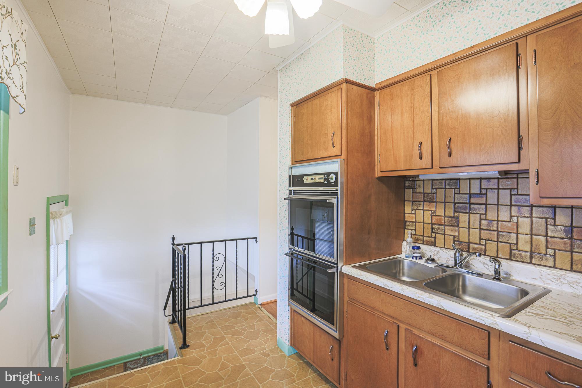 1629 Riverwood Road Baltimore, MD 21221 - Photo 12 of 30 Kitchen