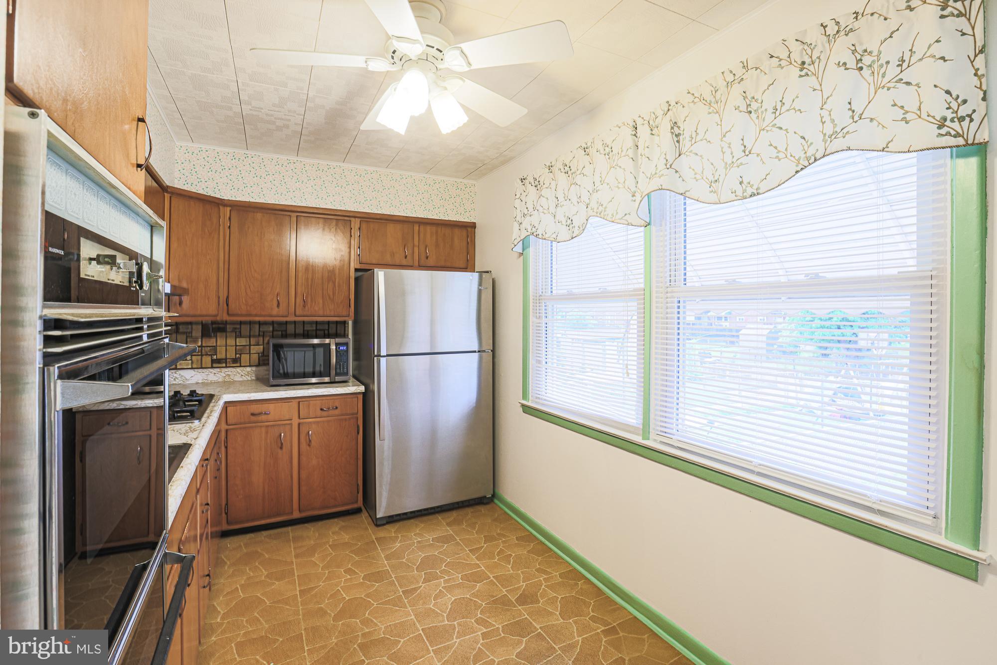 1629 Riverwood Road Baltimore, MD 21221 - Photo 9 of 30