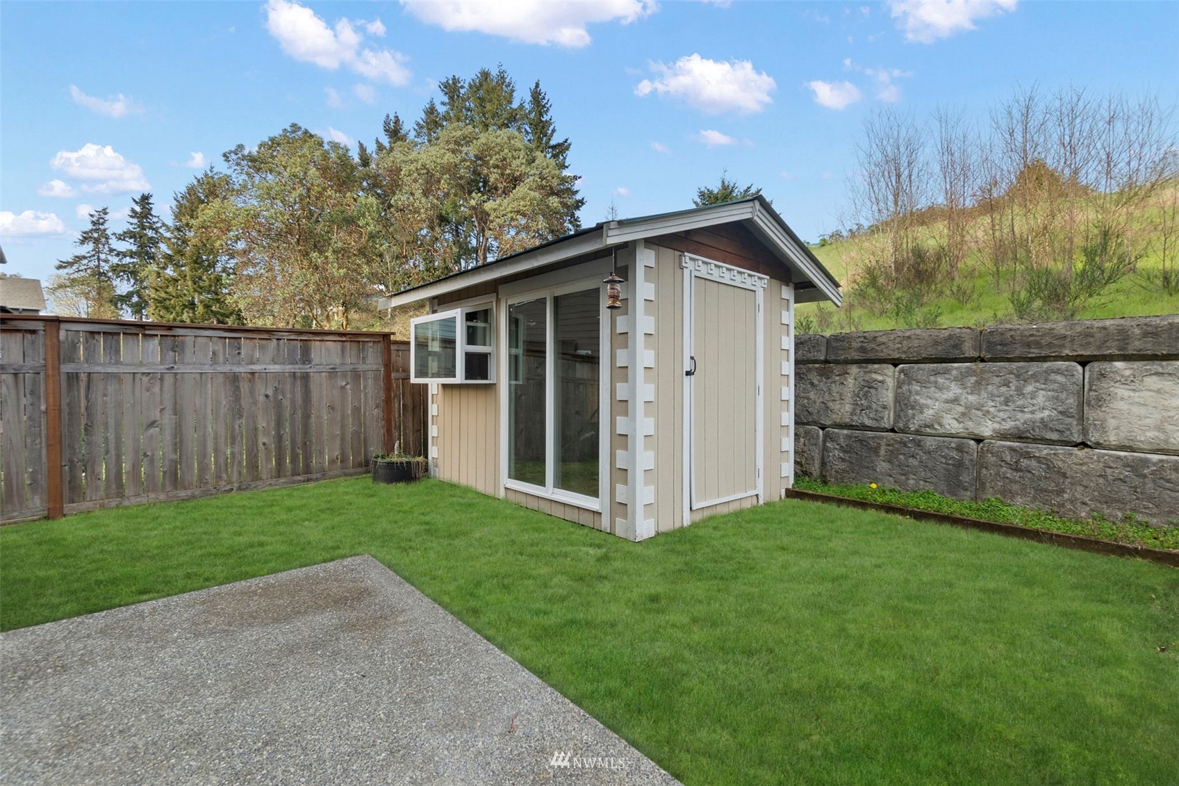 4139 Everett Avenue Tacoma, WA 98404 - Photo 19 of 23 a view of a backyard with a cabin