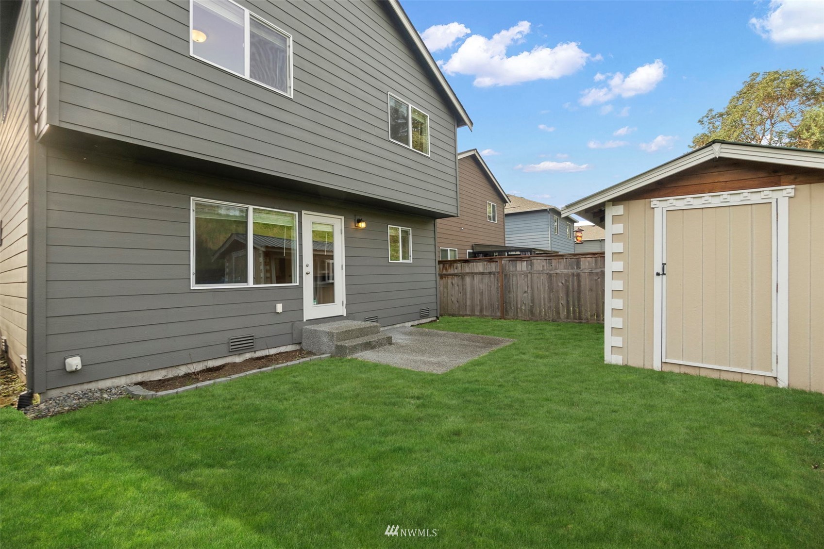 4139 Everett Avenue Tacoma, WA 98404 - Photo 20 of 23 a view of back yard of the house