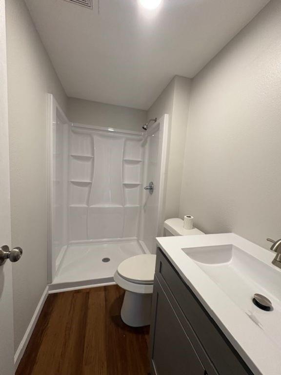 211 VZ County Road 3725 Wills Point, TX 75169 - Photo 14 of 16 a bathroom with a sink a toilet and shower