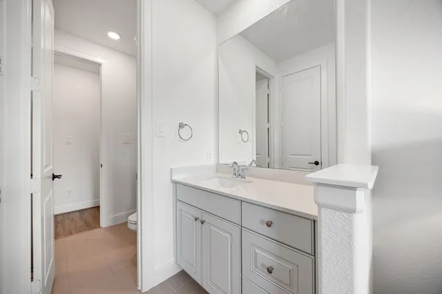 $810,000 | 1021 Lakemont Bend Lane, Pinehurst, TX 77362