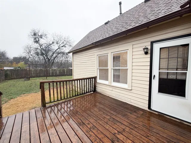 $1,595 | 310 East Parks Avenue, Waxahachie, TX 75165