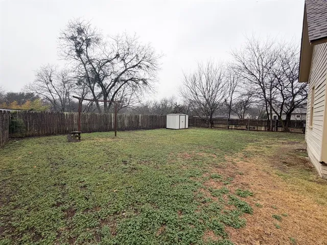 $1,595 | 310 East Parks Avenue, Waxahachie, TX 75165