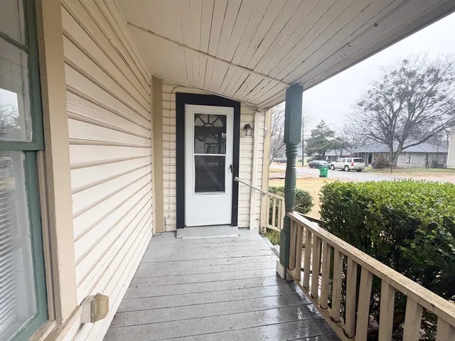 $1,595 | 310 East Parks Avenue, Waxahachie, TX 75165