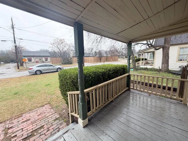 $1,595 | 310 East Parks Avenue, Waxahachie, TX 75165