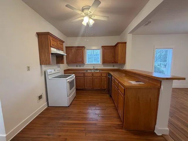 $1,595 | 310 East Parks Avenue, Waxahachie, TX 75165