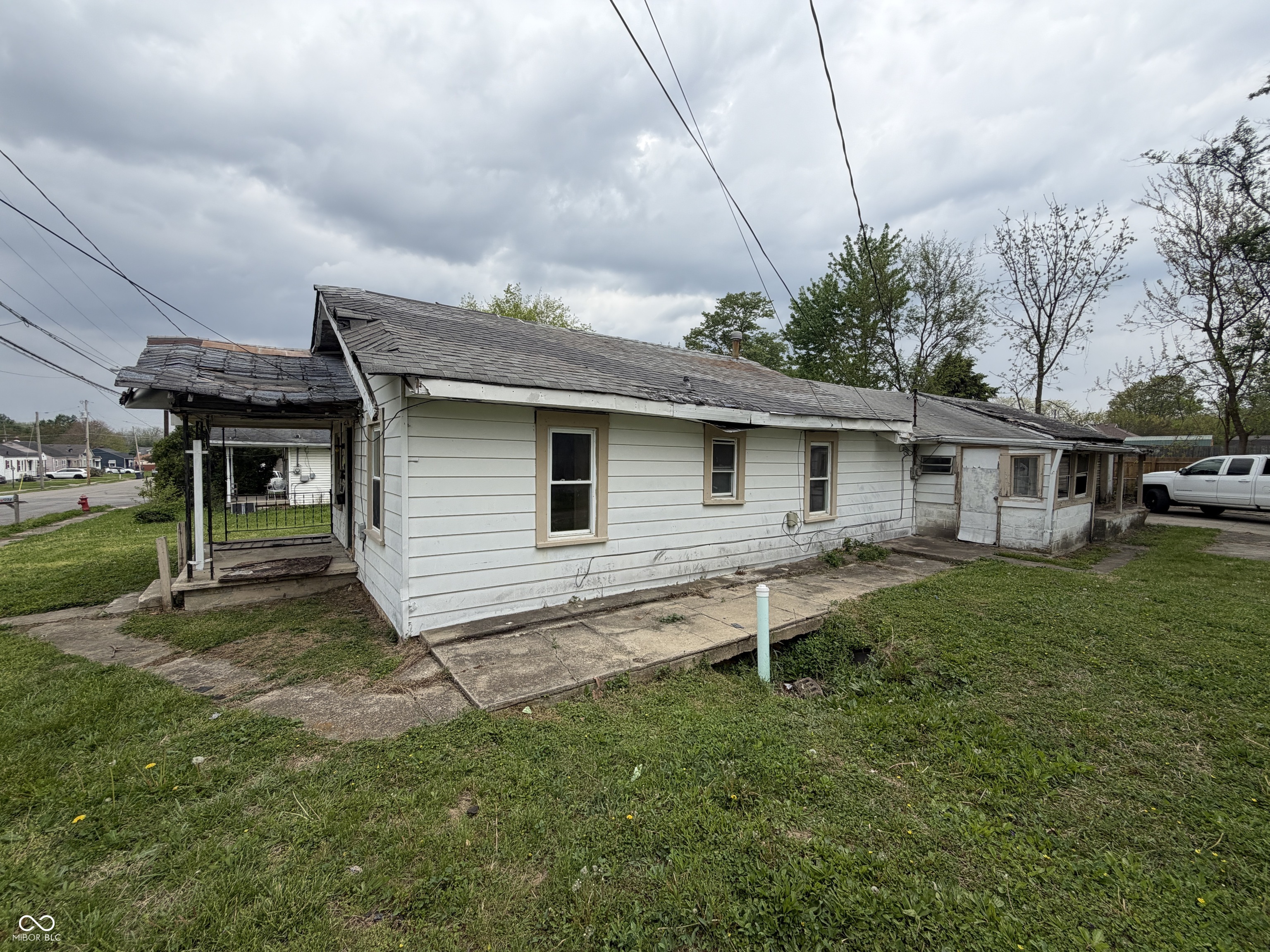 1206 East 37th Street Anderson, IN 46013 - Photo 7 of 19