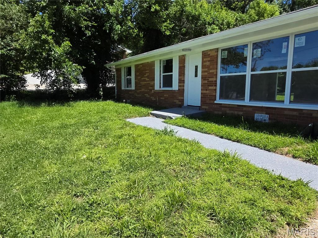 4 Hi-Pointe Drive Belleville, IL 62223 - Photo 2 of 27