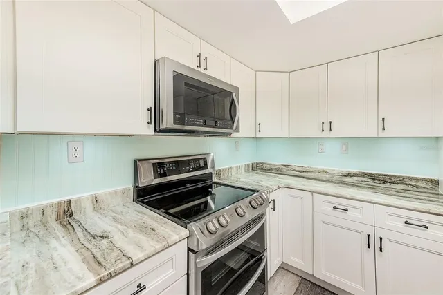 $535,000 | 104 South Mayo Street, Crystal Beach, FL 34683