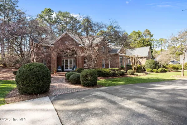 $1,250,000 | 32 Glenbarr Court, Pinehurst, NC 28374