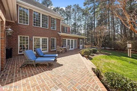 $1,250,000 | 32 Glenbarr Court, Pinehurst, NC 28374