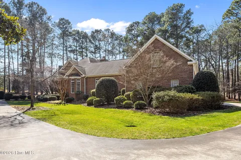 $1,250,000 | 32 Glenbarr Court, Pinehurst, NC 28374