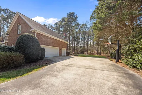 $1,250,000 | 32 Glenbarr Court, Pinehurst, NC 28374