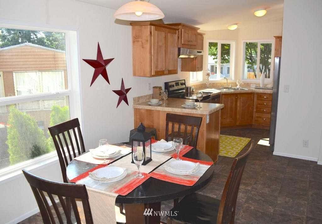 19235 129th Court Northeast Bothell, WA 98011 - Photo 4 of 21 Gallery Image 4