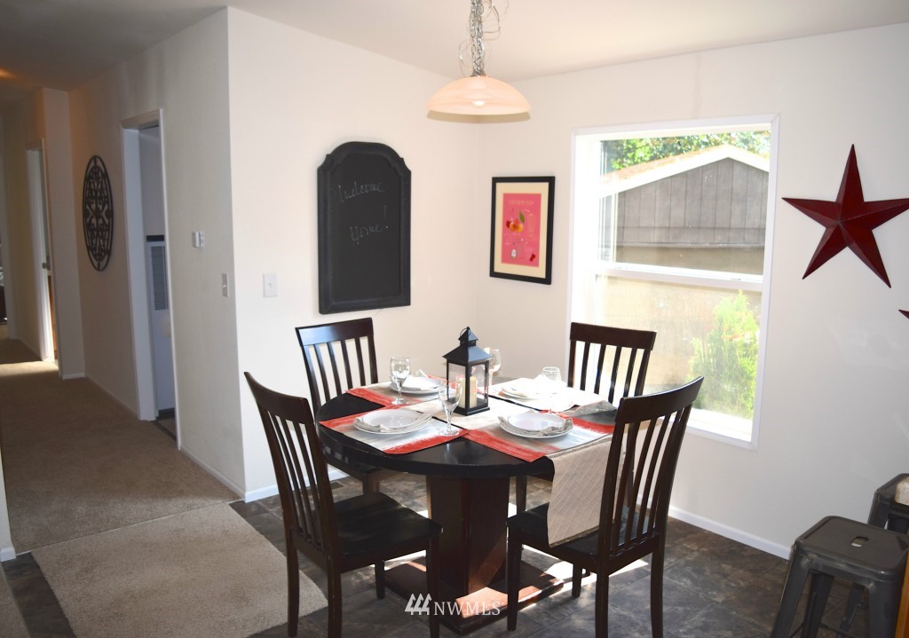 19235 129th Court Northeast Bothell, WA 98011 - Photo 5 of 21 Gallery Image 5