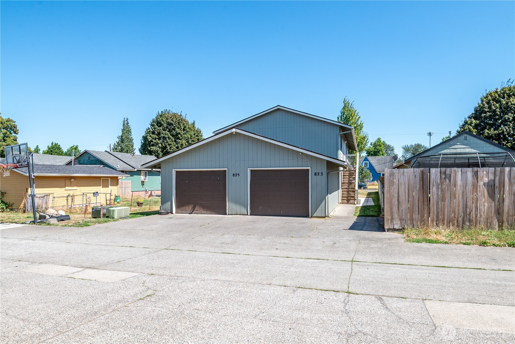 823 8th Avenue Longview, WA 98632 - Photo 8 of 18 a house with a outdoor space