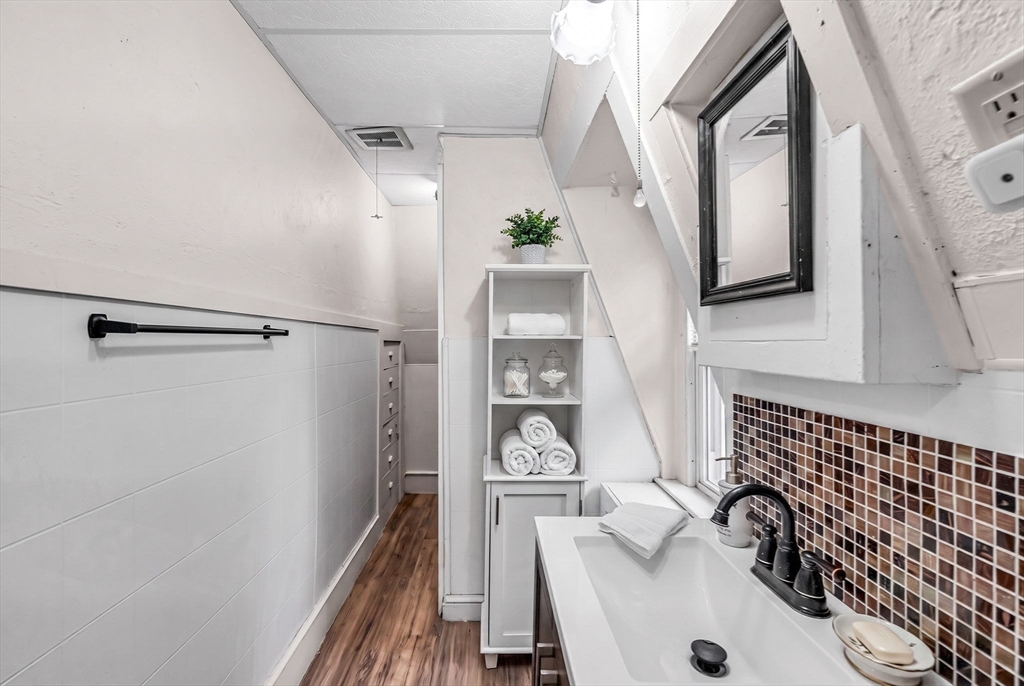 307 Fountain Street Springfield, MA 01108 - Photo 17 of 32 Gallery Image 17