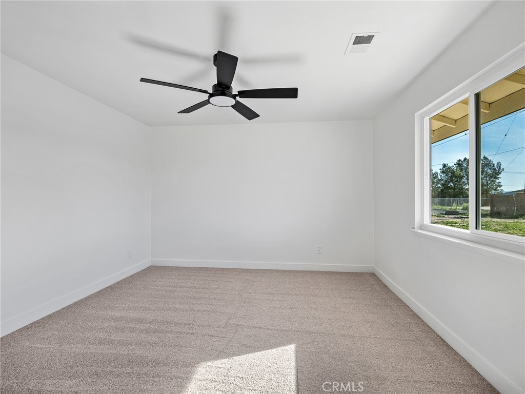 16548 Quinnault Road Apple Valley, CA 92307 - Photo 18 of 38