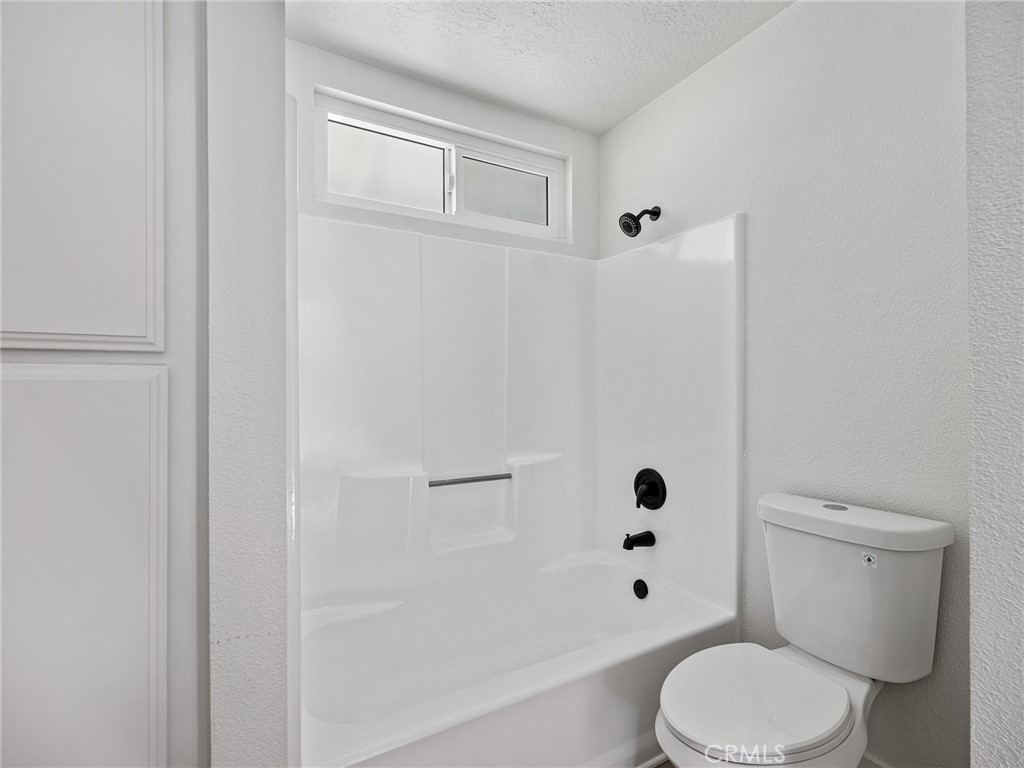 16548 Quinnault Road Apple Valley, CA 92307 - Photo 22 of 38