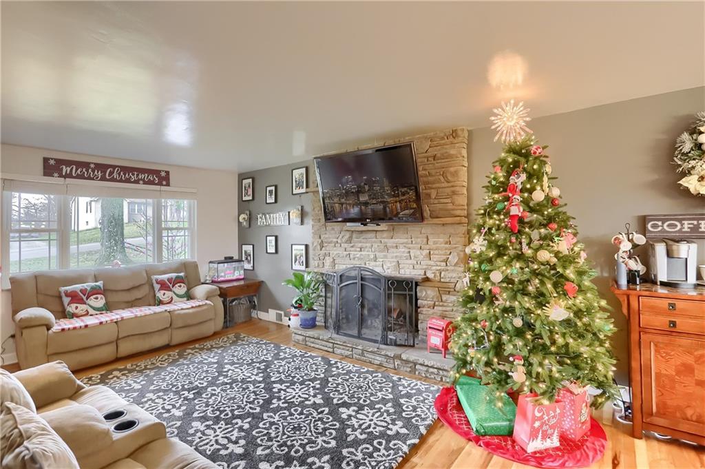 8220 Fox Ridge Road Pittsburgh, PA 15237 - Photo 8 of 25 Gallery Image 8