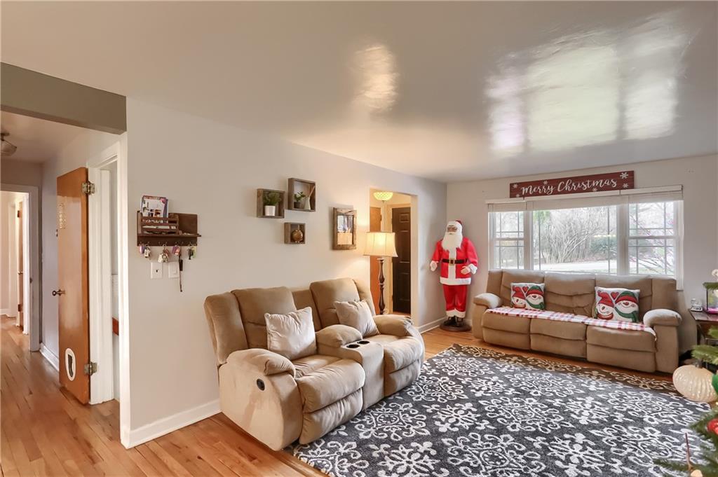 8220 Fox Ridge Road Pittsburgh, PA 15237 - Photo 10 of 25 Gallery Image 10