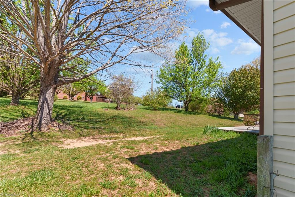 610 Collins Road Sparta, NC 28675 - Photo 16 of 19