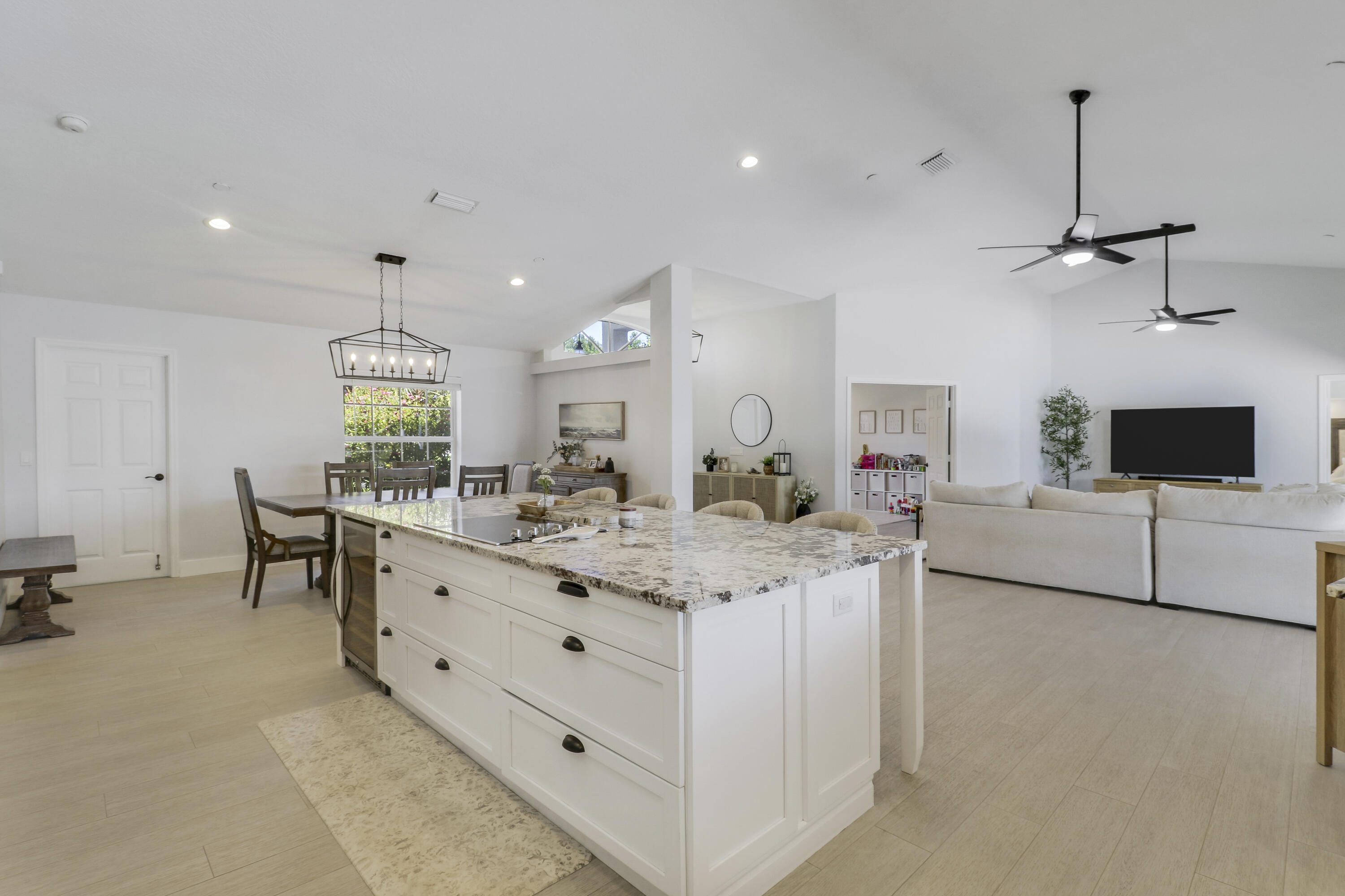 550 Southeast Ashley Oaks Way Stuart, FL 34997 - Photo 19 of 62 Kitchen