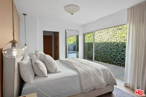 $2,595,000 | 1009 Vernon Avenue, Venice, CA 90291