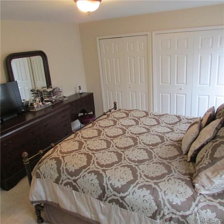 814 Francis Street Rochester Hills, MI 48307 - Photo 17 of 23