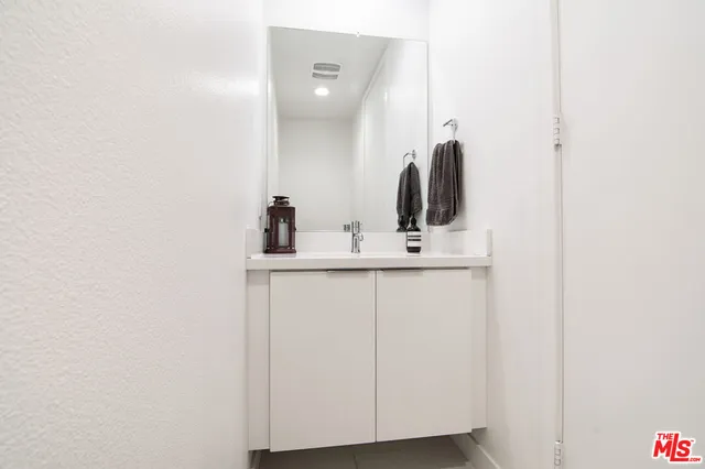 $949,500 | 10919 1/2 Otsego Street, North Hollywood, CA 91601