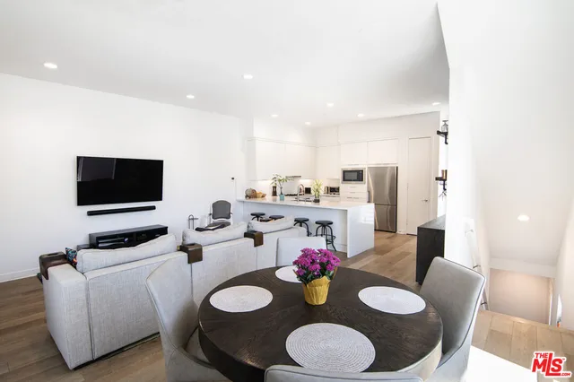 $949,500 | 10919 1/2 Otsego Street, North Hollywood, CA 91601