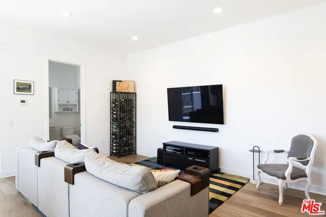 $949,500 | 10919 1/2 Otsego Street, North Hollywood, CA 91601