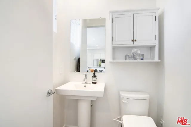 $949,500 | 10919 1/2 Otsego Street, North Hollywood, CA 91601