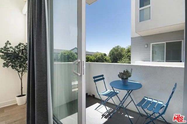 $949,500 | 10919 1/2 Otsego Street, North Hollywood, CA 91601