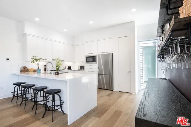 $949,500 | 10919 1/2 Otsego Street, North Hollywood, CA 91601