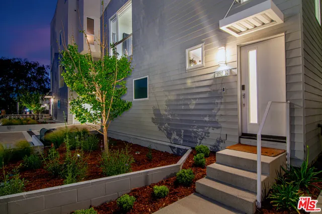 $949,500 | 10919 1/2 Otsego Street, North Hollywood, CA 91601