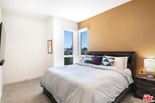 $949,500 | 10919 1/2 Otsego Street, North Hollywood, CA 91601