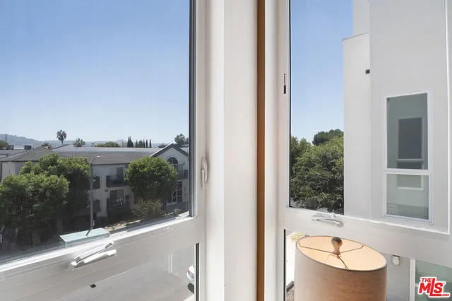 $949,500 | 10919 1/2 Otsego Street, North Hollywood, CA 91601