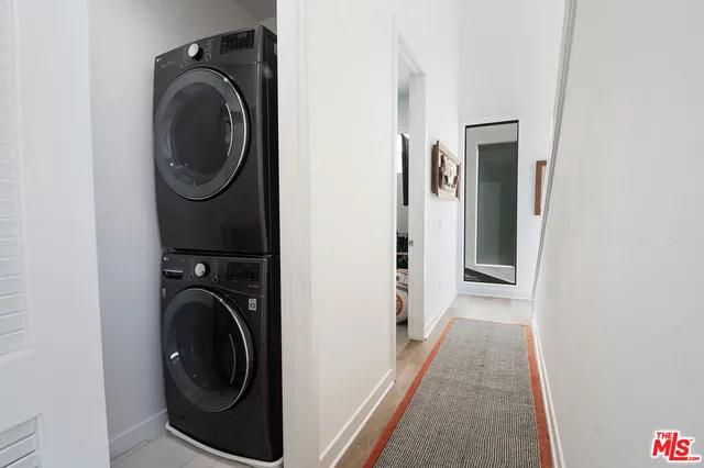 $949,500 | 10919 1/2 Otsego Street, North Hollywood, CA 91601