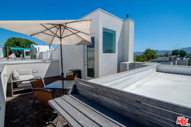 $949,500 | 10919 1/2 Otsego Street, North Hollywood, CA 91601