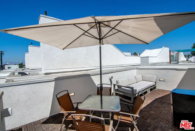 $949,500 | 10919 1/2 Otsego Street, North Hollywood, CA 91601